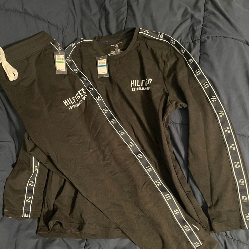 Brand new Tommy set 100% authentic, dead stock print.